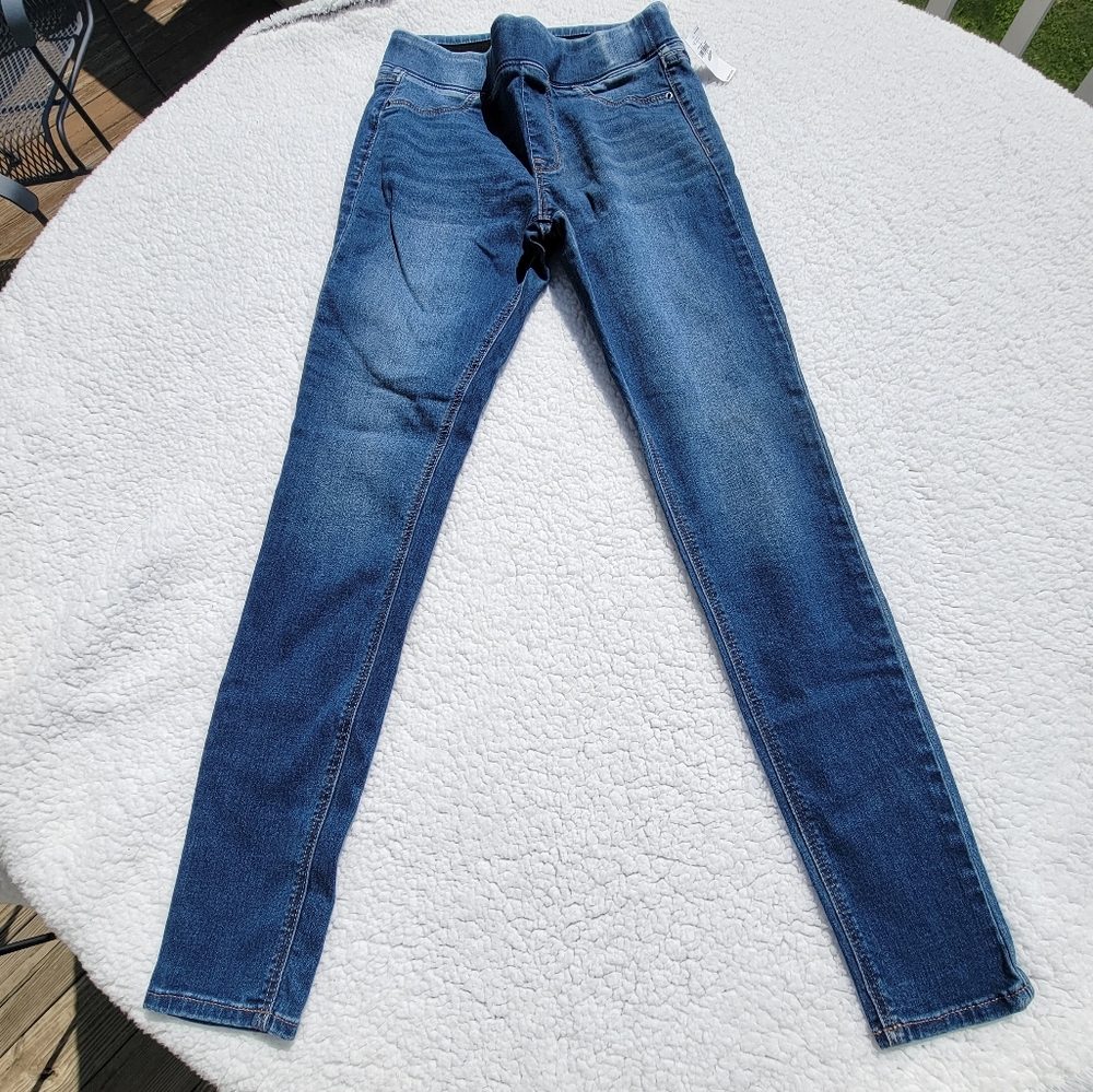 Size 4 Old Navy NWT Rockstar Super Skinny Mid-Rise Jeggings